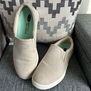 Like new Dr Scholls  tan sneakers